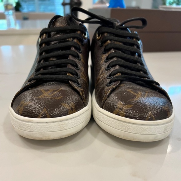 LV front row sneaker - Picture 11 of 14